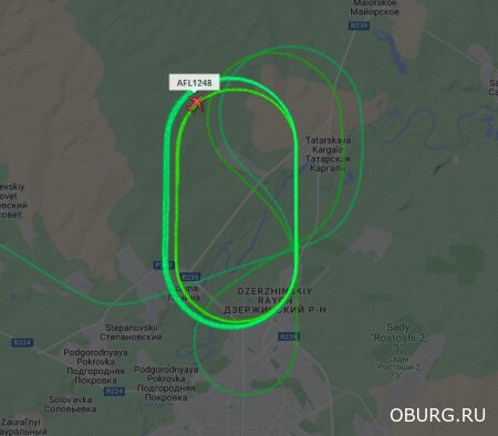 Над Оренбургом уже целый час кружит самолет из Москвы